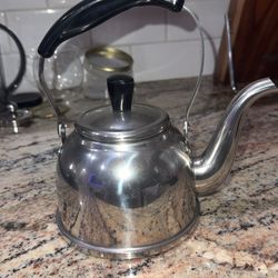 Metal tea maker