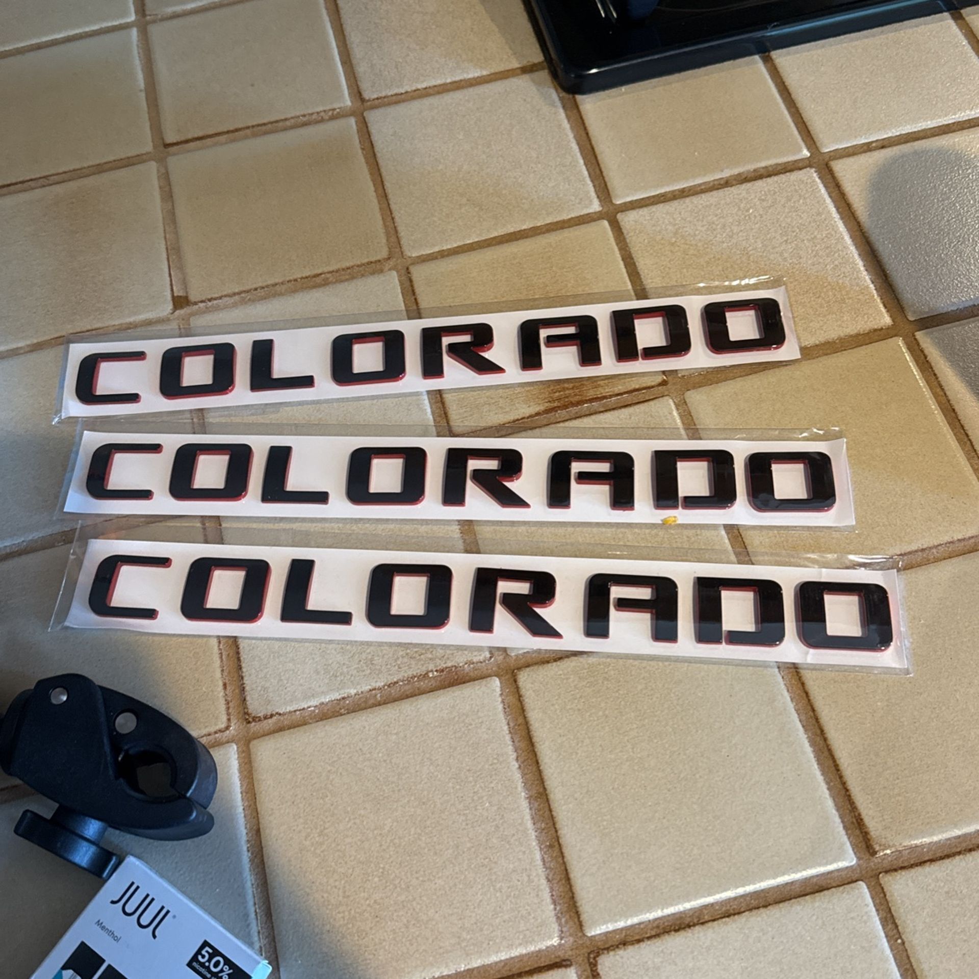 Black Chevy Colorado Badges