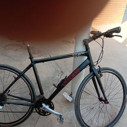 Trek Bike 700×32tires