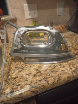 Shark auto shut off steam Iron