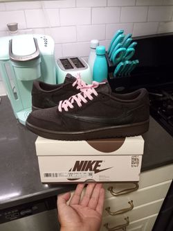 Travis Scott 1s size 11 clean og all