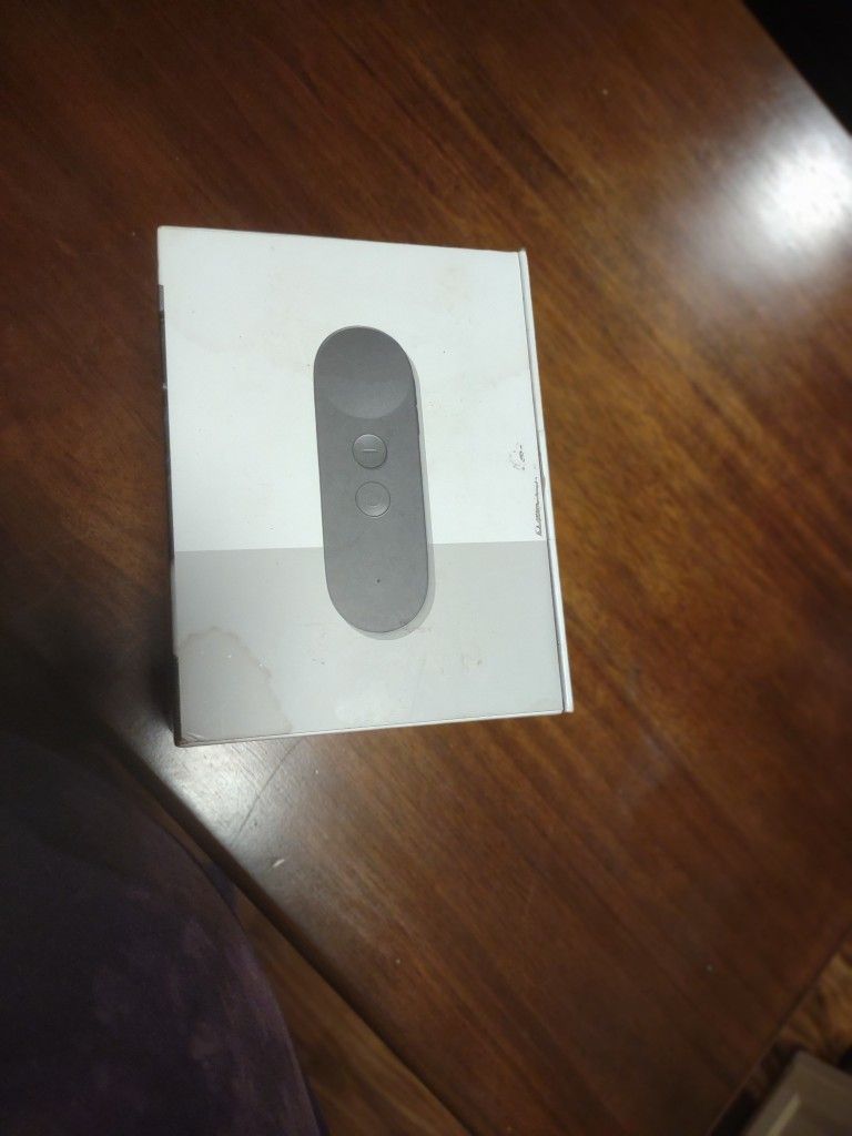 Like New - Google Daydream View VR Headset