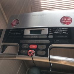 Tread Mill Very Good Condition!!