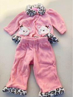 Pantalón y suéter para bebé talla 3/6 $8