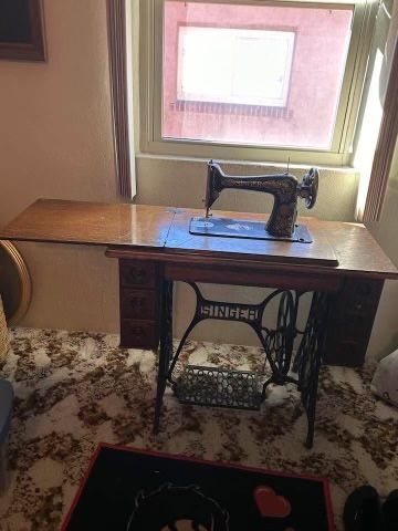 Vintage Singer Sewing Machine