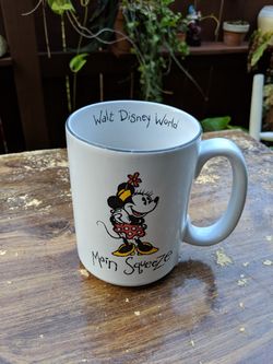 Disney collectible Minnie mouse "main squeeze" mug