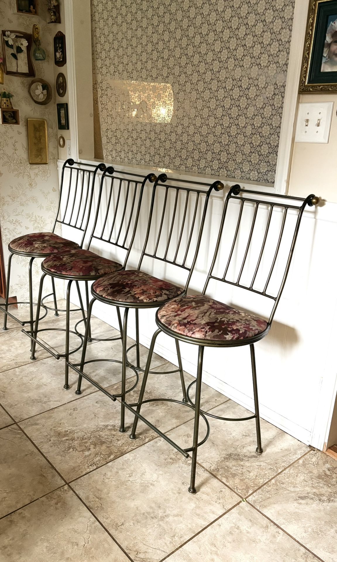$1300+ Retail, Selling For $500 Full Set of 4 Charleston Forge Wrought Iron Swivel Barstools