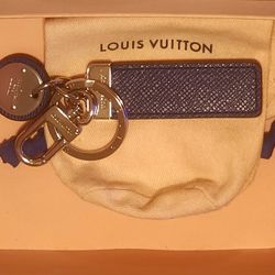 lv club bag charm