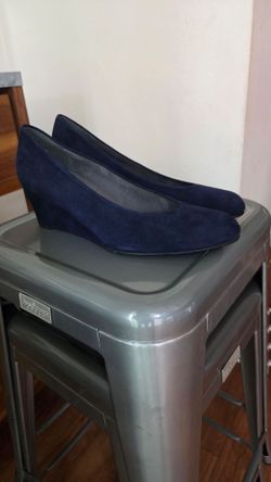 Stuart Weitzman navy blue size 9- 1/2