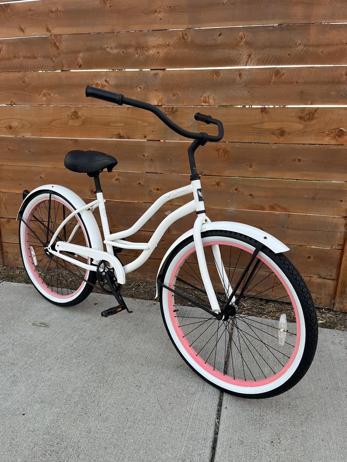 Freedom Cycles 26 Inch Beach Cruiser White
