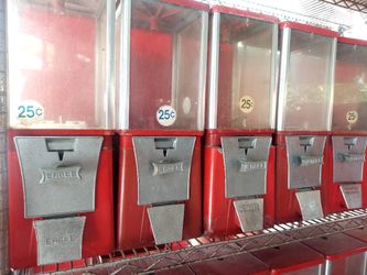 Eagle 25 cent candy vending machine