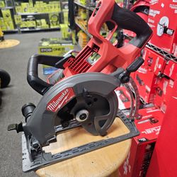 Milwaukee
M18 FUEL 18V Lithium-Ion Cordless 7-1/4 in. Rear Handle Circular Saw (Tool-Only)