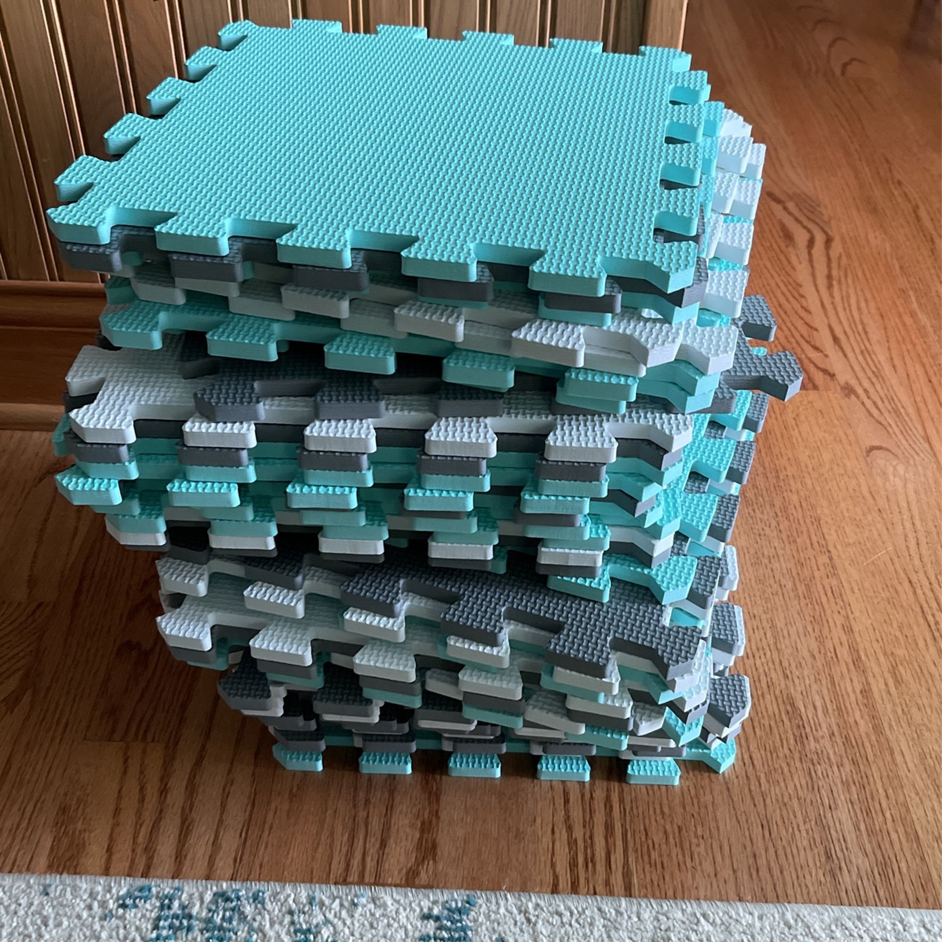 Rubber Mat Flooring 5ft By 5 Ft for Sale in Elk Grove Village, IL OfferUp