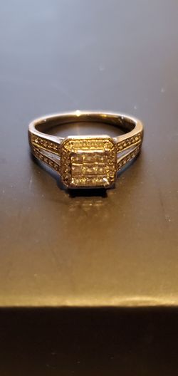 14 kg white gold engagement ring