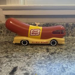 Vintage Oscar Mayer Wienermobile With Pop up Little Oscar D171-550 w/box