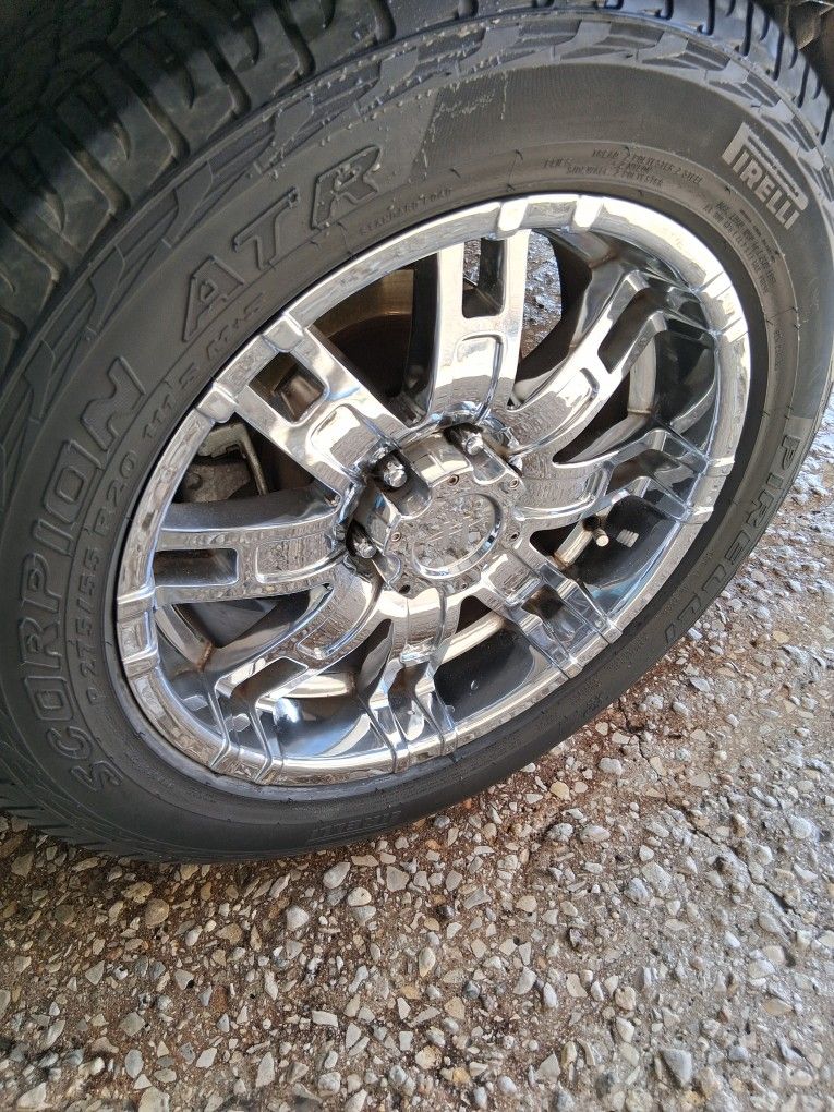20' Rims And Tires 275/65/20 Pirelli tires