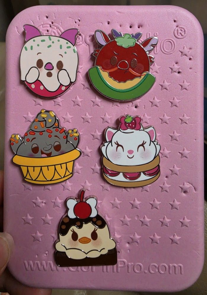 Munchling Disney Pins