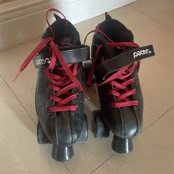 Pacer Quad Skates USA 6 Used 
