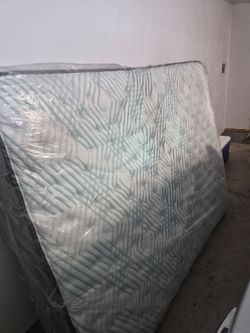 Queen  size mattress    $125  New