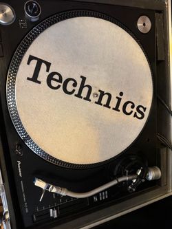Pioneer PLX-1000 dj turntable