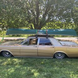 Canoe 16’ With Paddles and Seats