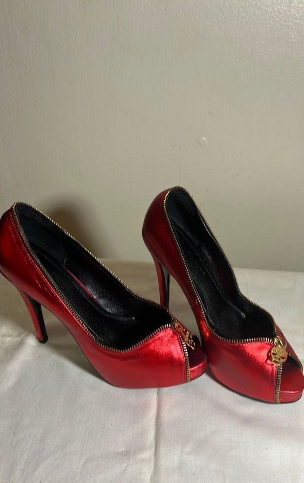 Alexander McQueen red heels size 38