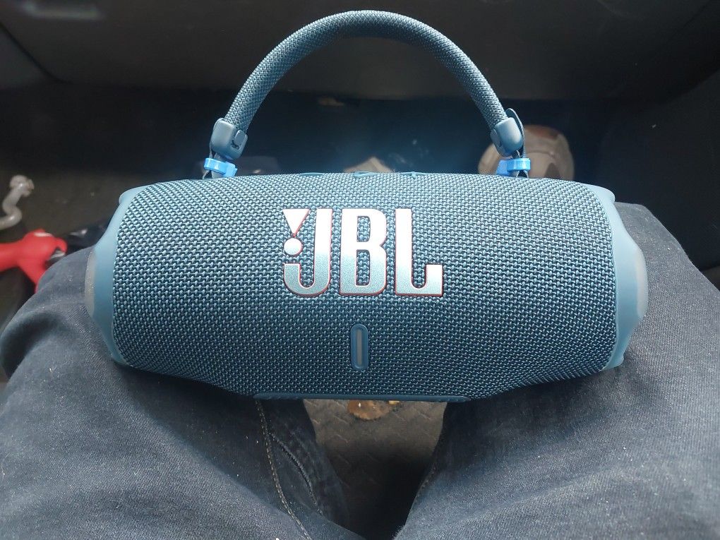 JBL charge 6