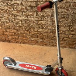 Razor “Icon” Adult Electric Scooter, Red - Lightly Used
