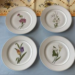 Set of Four Vintage Porcelain Salad/ Dessert Plates, from Bavaria MINT