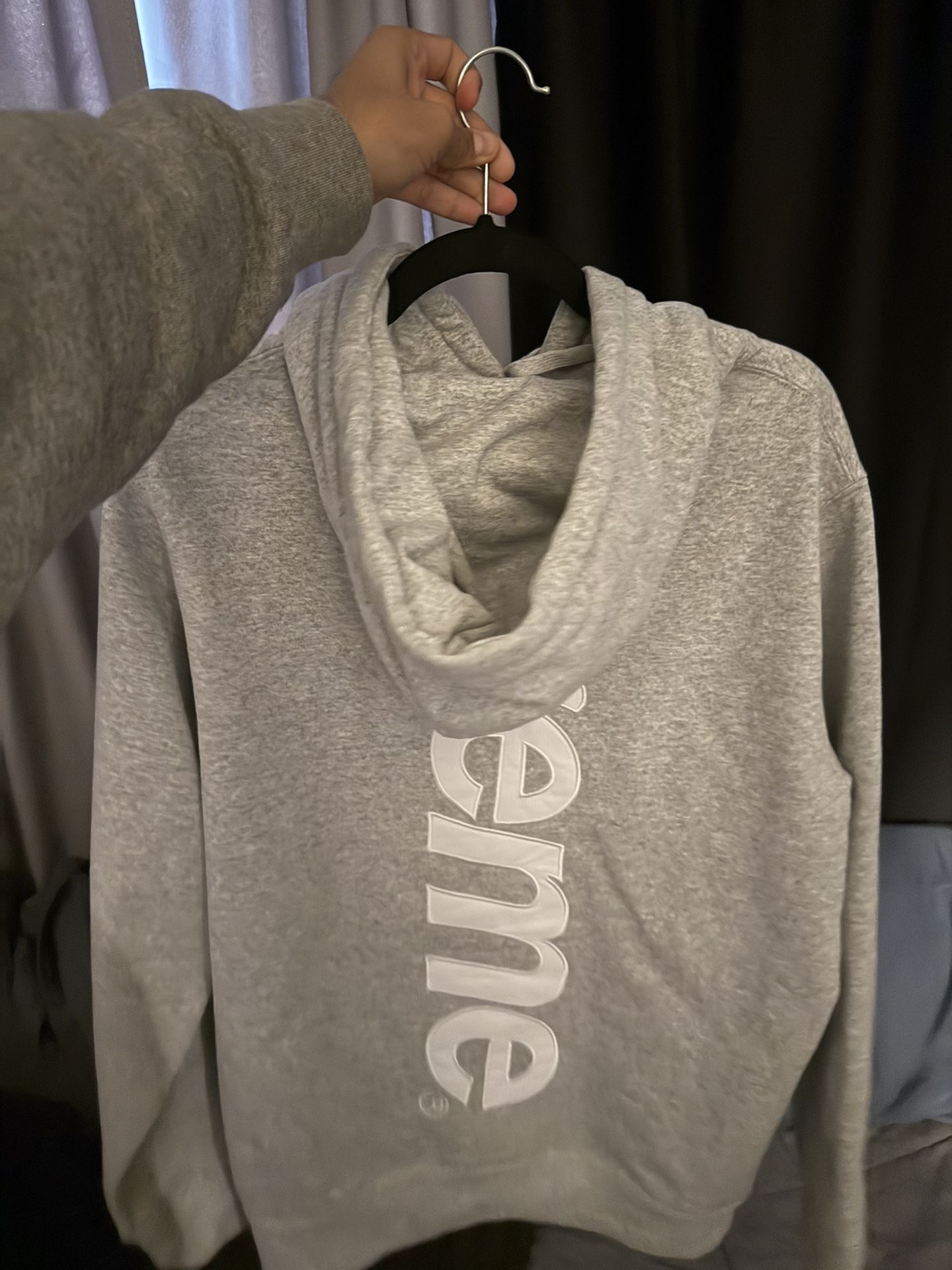 Supreme hoodie 