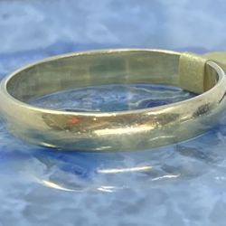 $525 Yellow Gold Band Ring