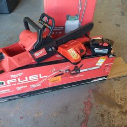 Milwaukee m18 Fuel Chainsaw Combo