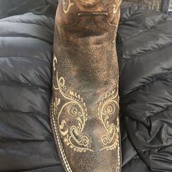 Like New : Womens Sz: 12 Distressed Leather Cowboy Boots ( Corral Style)