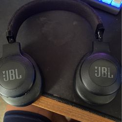 Slightly Used Jbl Wireless Headset