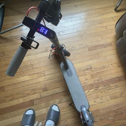 19 Mph Bluetooth Scooter 