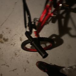 Boys Bike With Training Wheels 