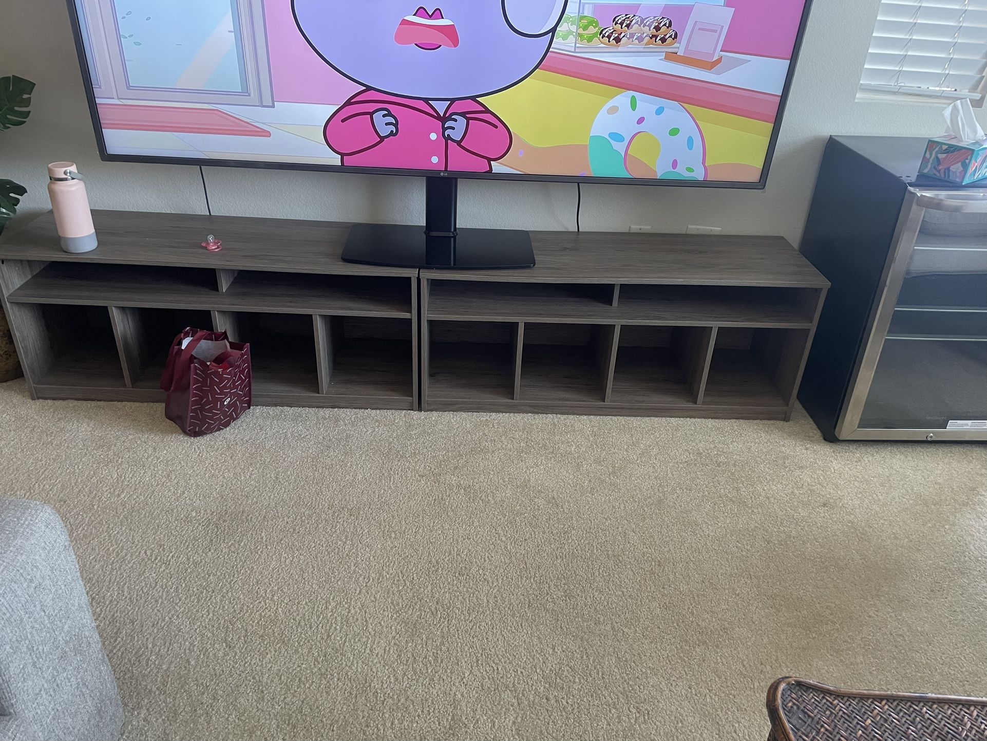 2 Tv Stands 