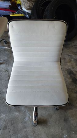 Desk chair