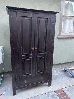 Wardrobe cabinet