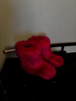 HOT PINK FUR BOOTS