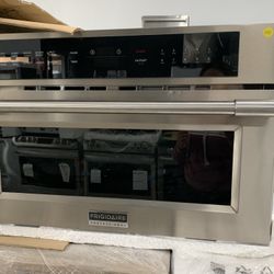Frigidaire Professional Built In Microwave In Stainless Steel New Open Box