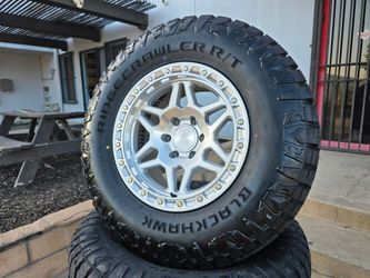 17" ARENA Apache w/ 33" RT tires