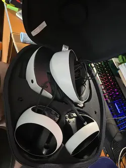 Psvr 2 with carrying case