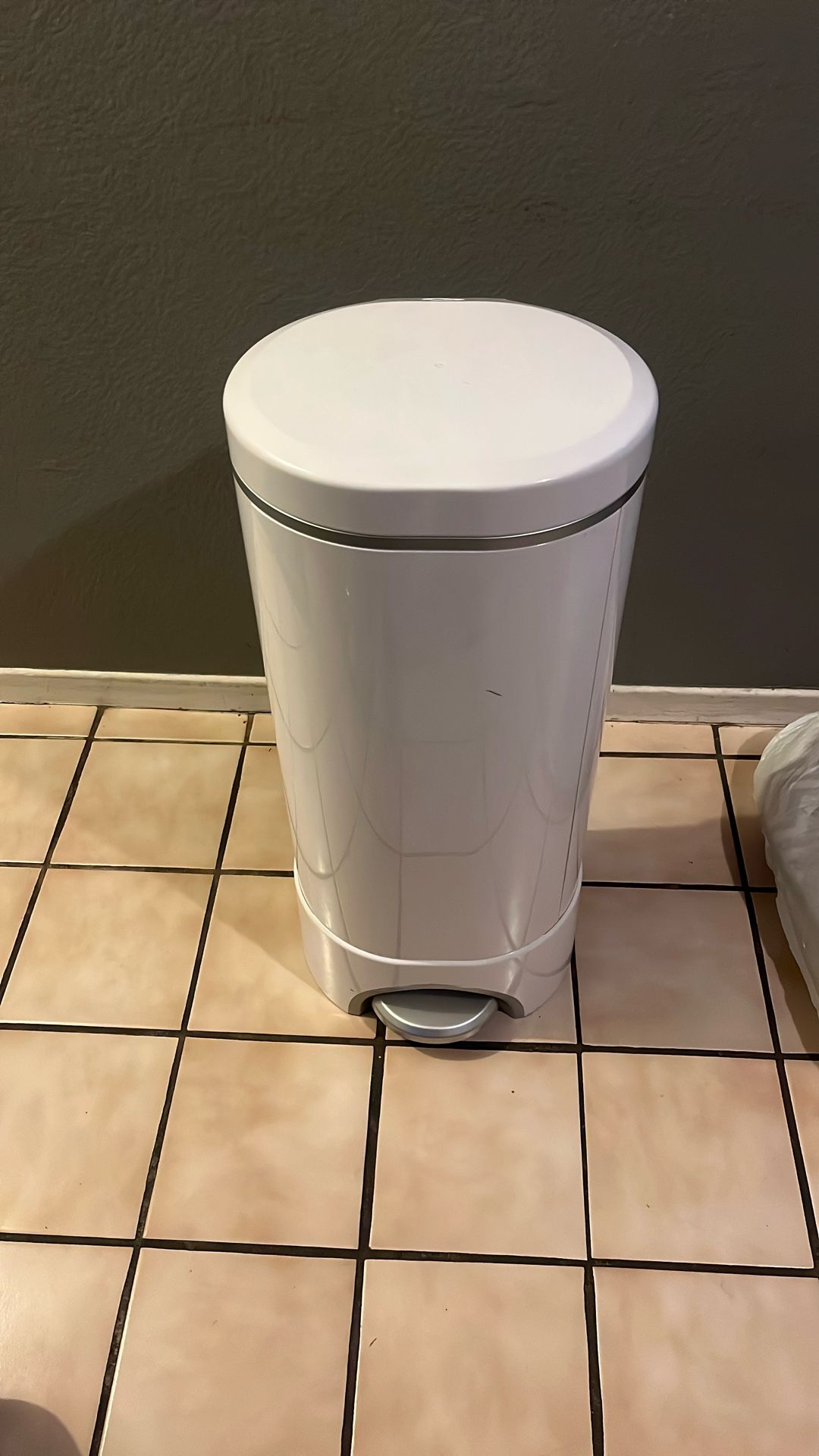 Munchkin Diaper Pail 
