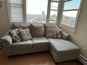 Ashley Abney Sectional Sofa – Reversible Chaise