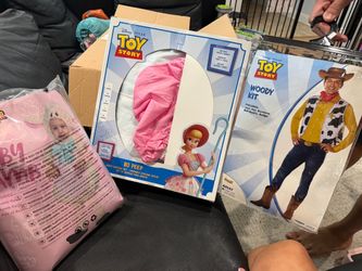 Toy Story Family Costumes – Woody, Bo Peep & Sheep