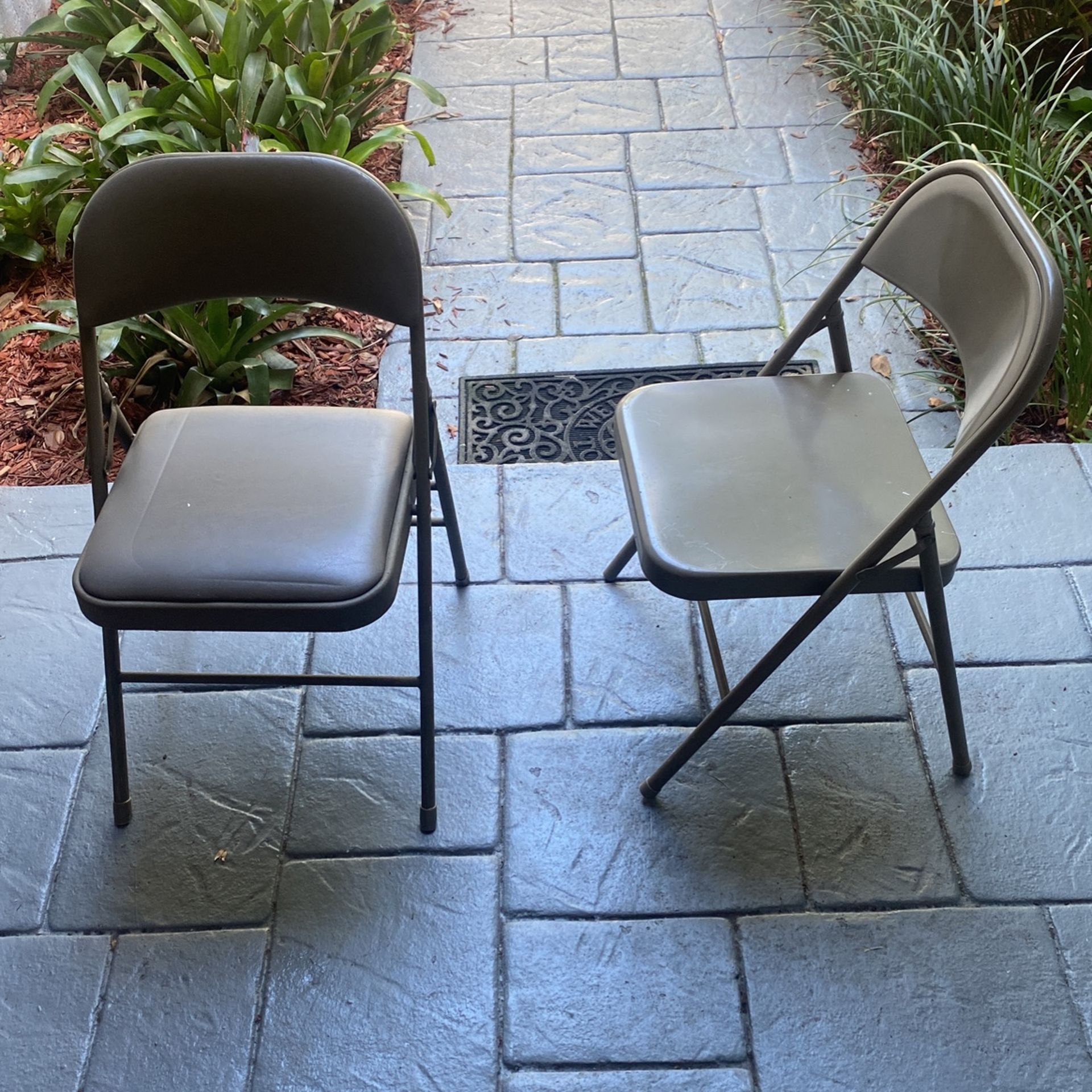 Metal foldable chairs