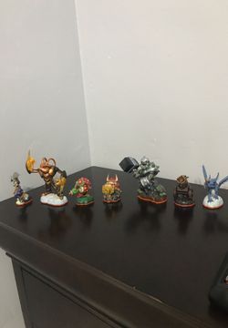 Sky lander action Figures.