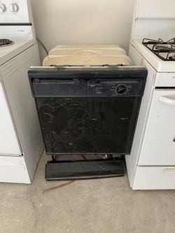 Whirlpool and GE dishwasher. Buy one for $100 or both for $150.00