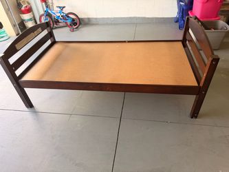 Twin bed for sale! 🛏️